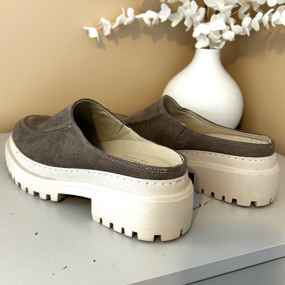 Like New! Avellini Made in Portugal Suede Lug Sole Mules/Clogs Taupe Size 41/9.5 - Picture 5 of 13